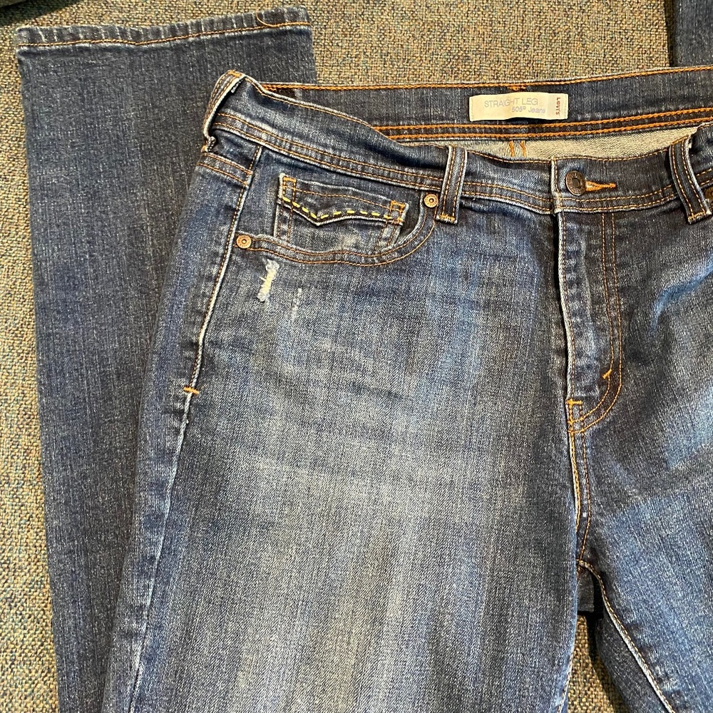 Levi's 505 Women's 12 L Inseam 31 1/2” Straight Leg Jeans Distressed & Stitching